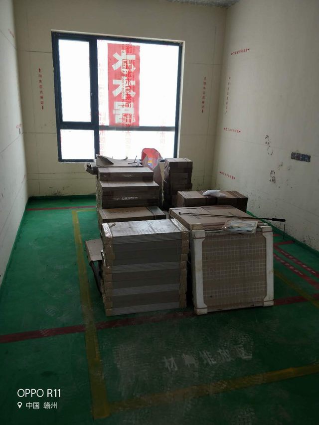 4做地坪漆后并做標(biāo)識(shí)線材料堆放區(qū)域，讓工地施工更有序.jpg